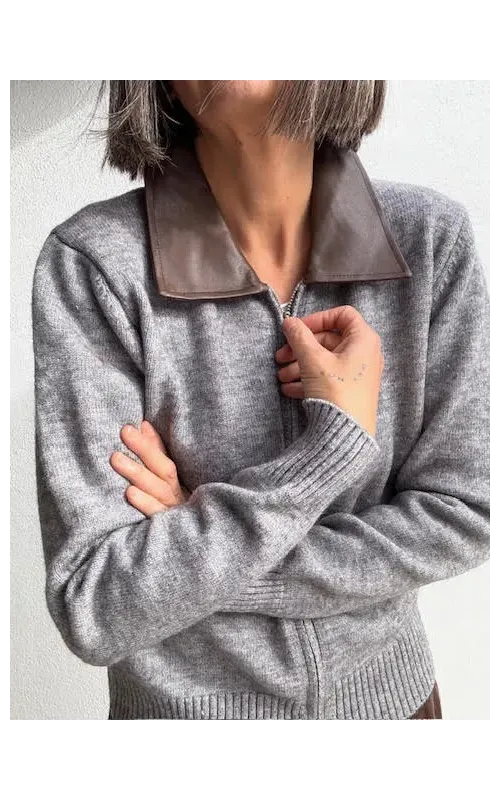 Chaqueta Gris Cuello Efecto piel