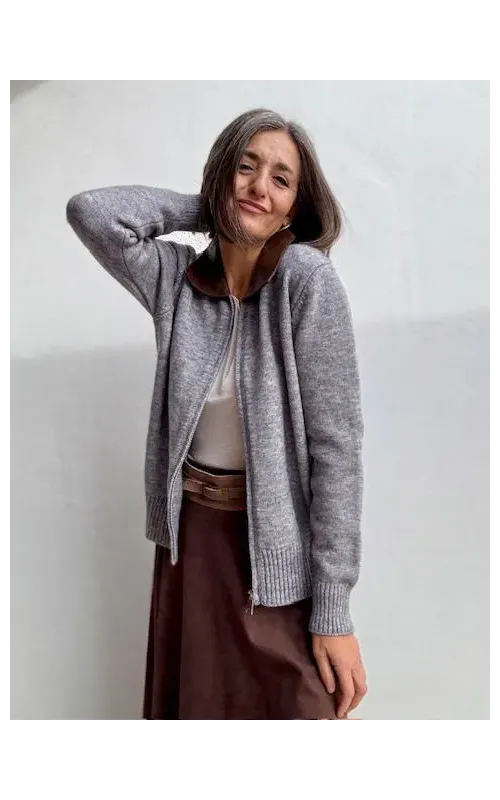 Chaqueta Gris Cuello Efecto piel