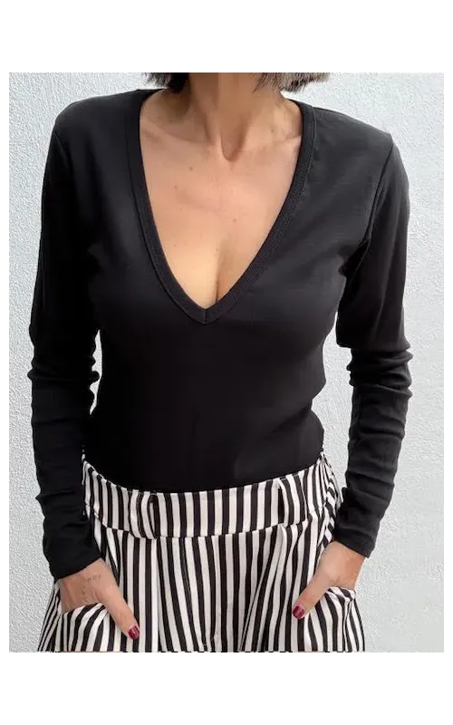 Camiseta Julia Negra