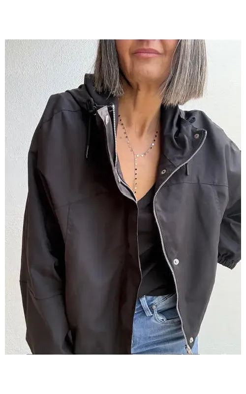 Chaqueta Corta Capucha