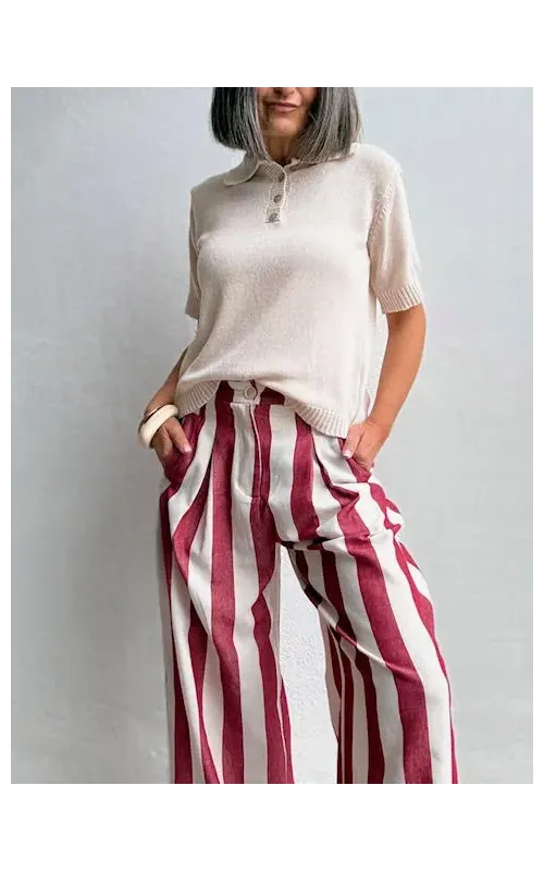 Pantalón de Rayas Verticales Rojas