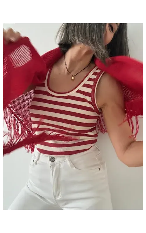Chal Elvira Rojo