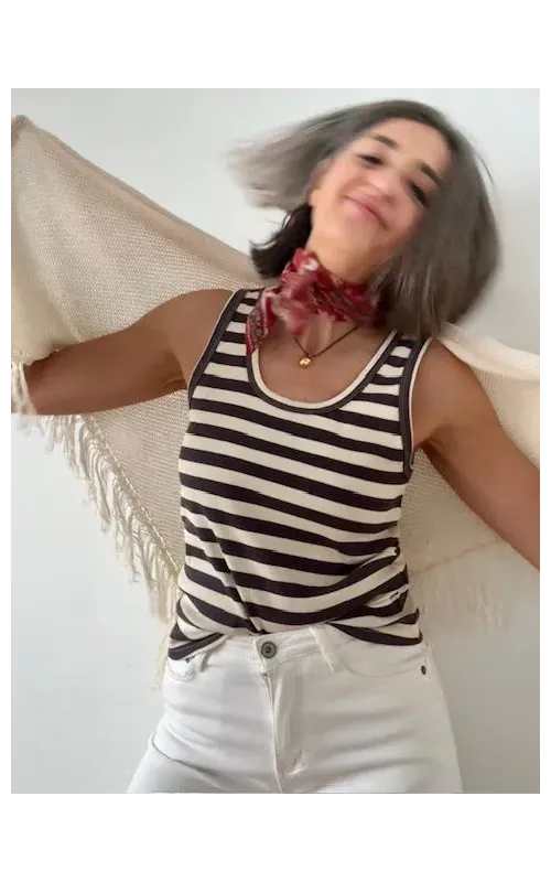 Chal Elvira Crudo