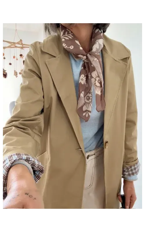 Gabardina Camel con Forro de Cuadros