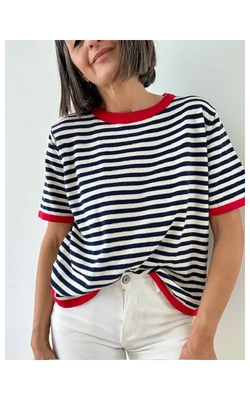 Jersey Rayas Marino y Blanco con Detalle Rojo