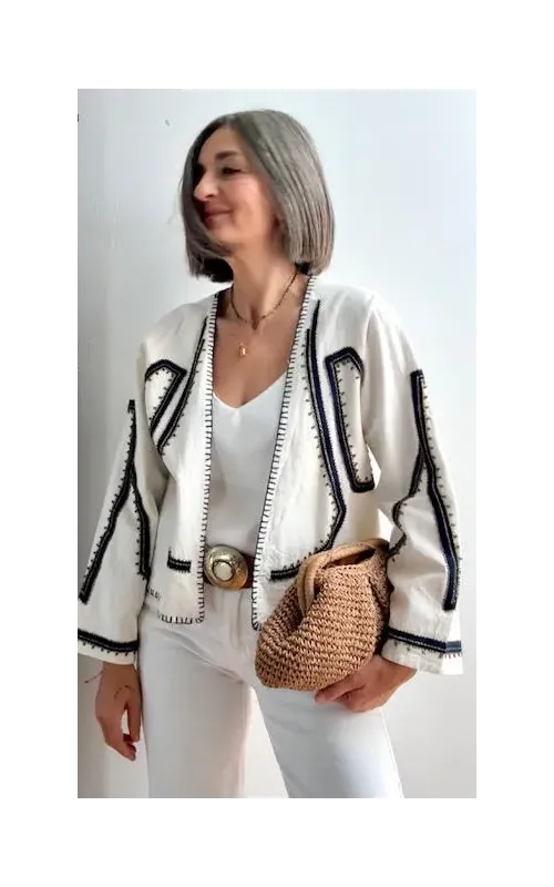 Chaqueta Bordada Estilo Bohemio Blanco y Marino
