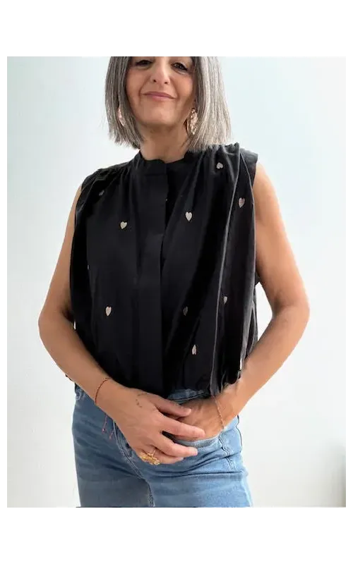 Top Volumen Corazones Tencel Negro
