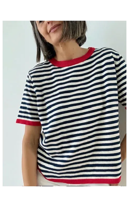 Jersey Rayas Marino y Blanco con Detalle Rojo