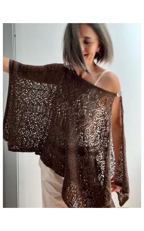 Poncho Chal Tejido Calado Marrón