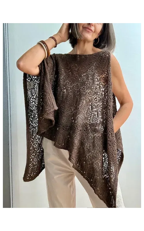 Poncho Chal Tejido Calado Marrón