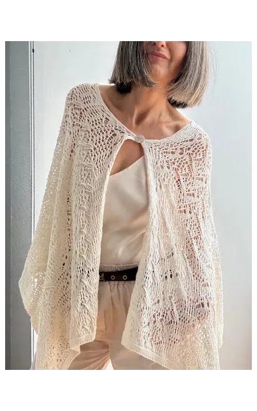 Poncho Chal Tejido Calado Beige
