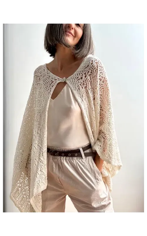 Poncho Chal Tejido Calado Beige