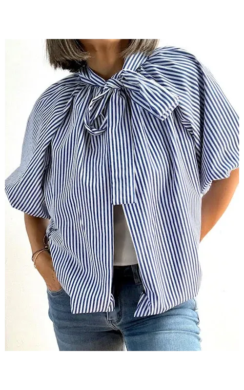 Blusa o Chaqueta Con Lazo Oversize Rayada Azul