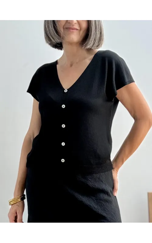 Jersey Corto en Punto Fino de Verano Con Botones Negro