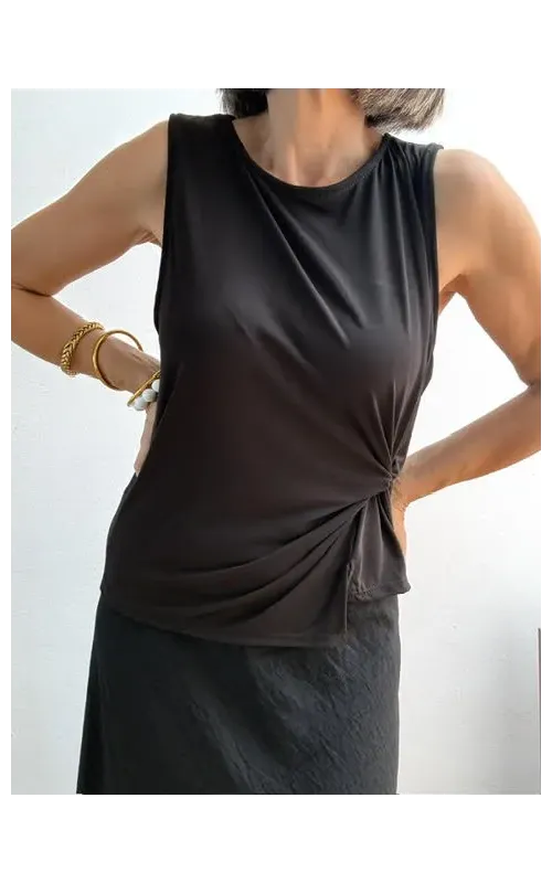 Top Nudo Lateral Sin Mangas Negro