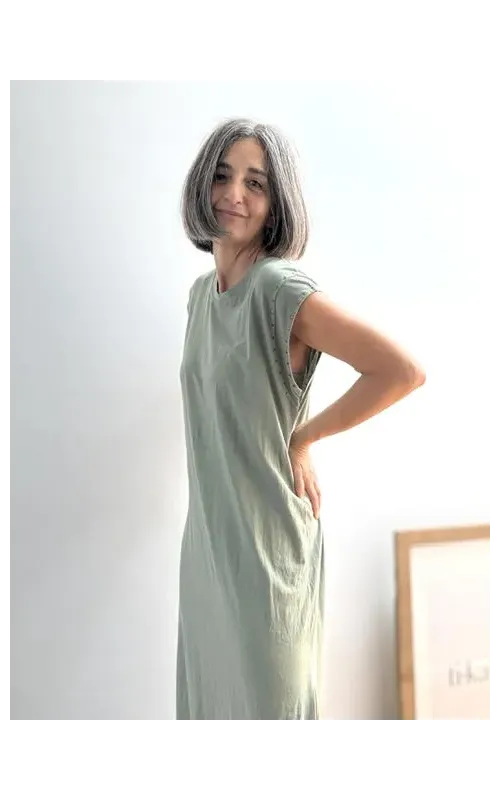 Vestido con Tachuelas en Verde