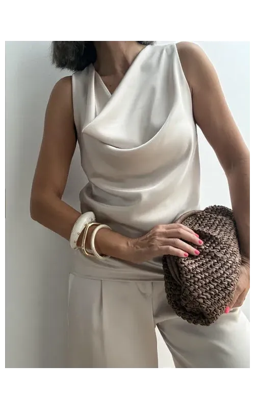 Top Satinado con Escote Drapeado Beige